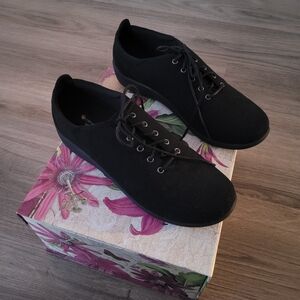 Clarks Cloudsteppers Womens Flat Black Shoes